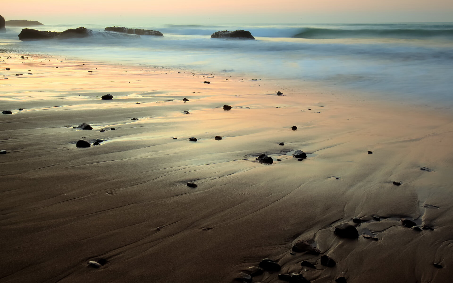 fb体育官网首页-大连一方球员展现出色表现，全力冲刺前进，大连一方球迷贴吧